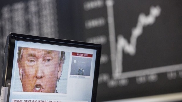 Stock market reacts to Donald Trump presidency  - ảnh 1